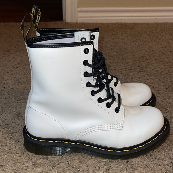 Size 8 / Doc Martens / White and Black / brand new - Picture 2 of 8